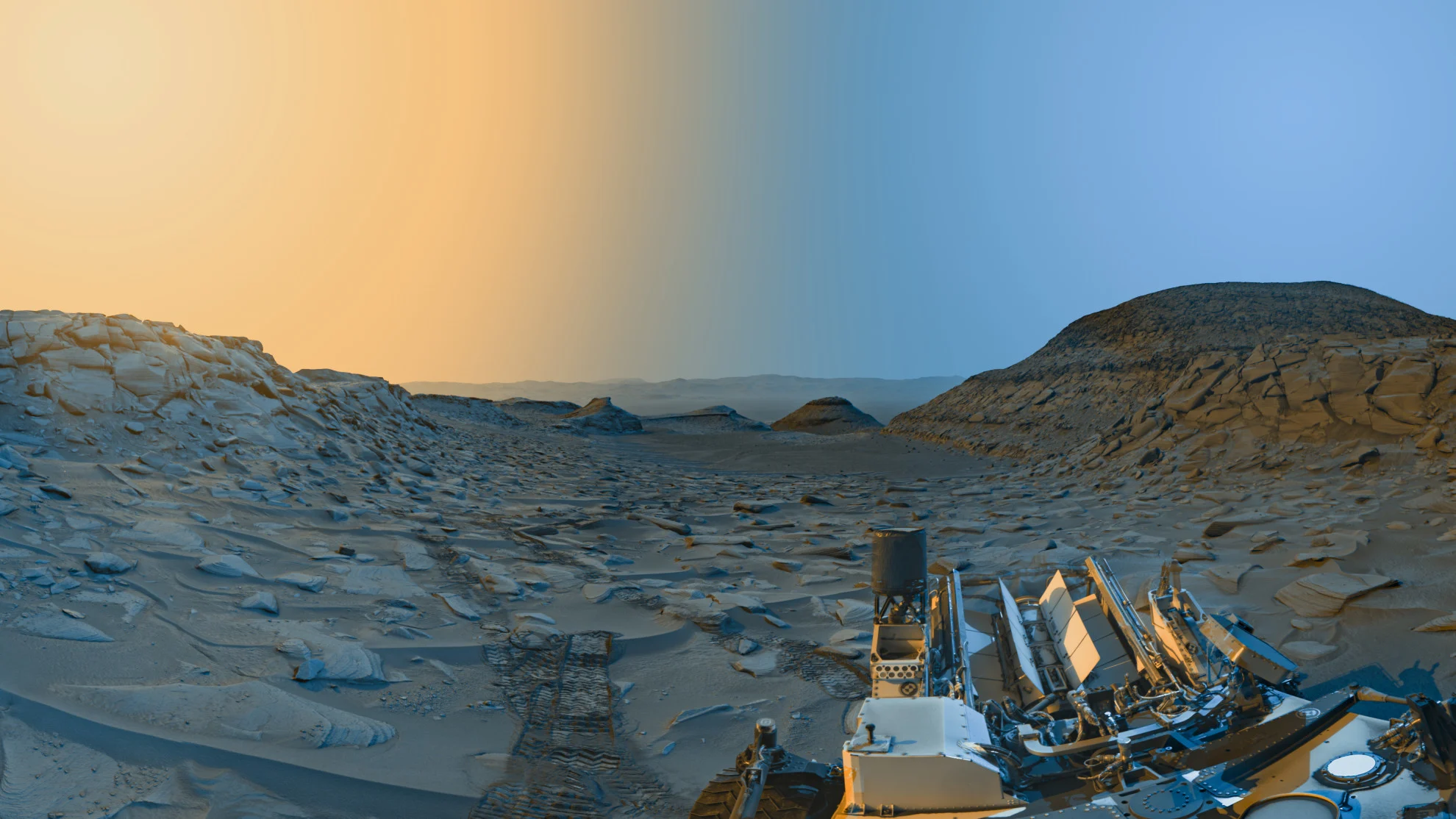 Curiosity rover sends back a marvelous 'postcard' view of Mars
