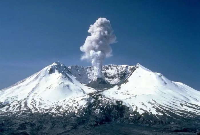 Mt. St. Helens plume from harrys ridge 05-19-82