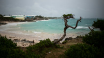 Hurricane Fiona buffets Bermuda as Canada braces for major jolt