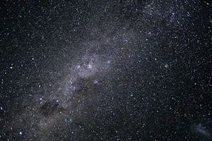 Une première planète rocheuse en zone habitable avec une atmosphère. Détails ici.