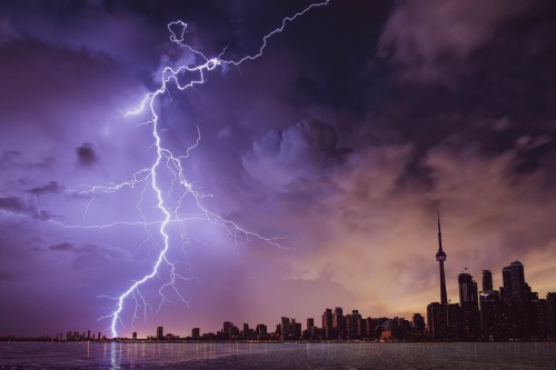 MétéoMédia - Scientists use AI to predict lightning with 30-minute heads-up