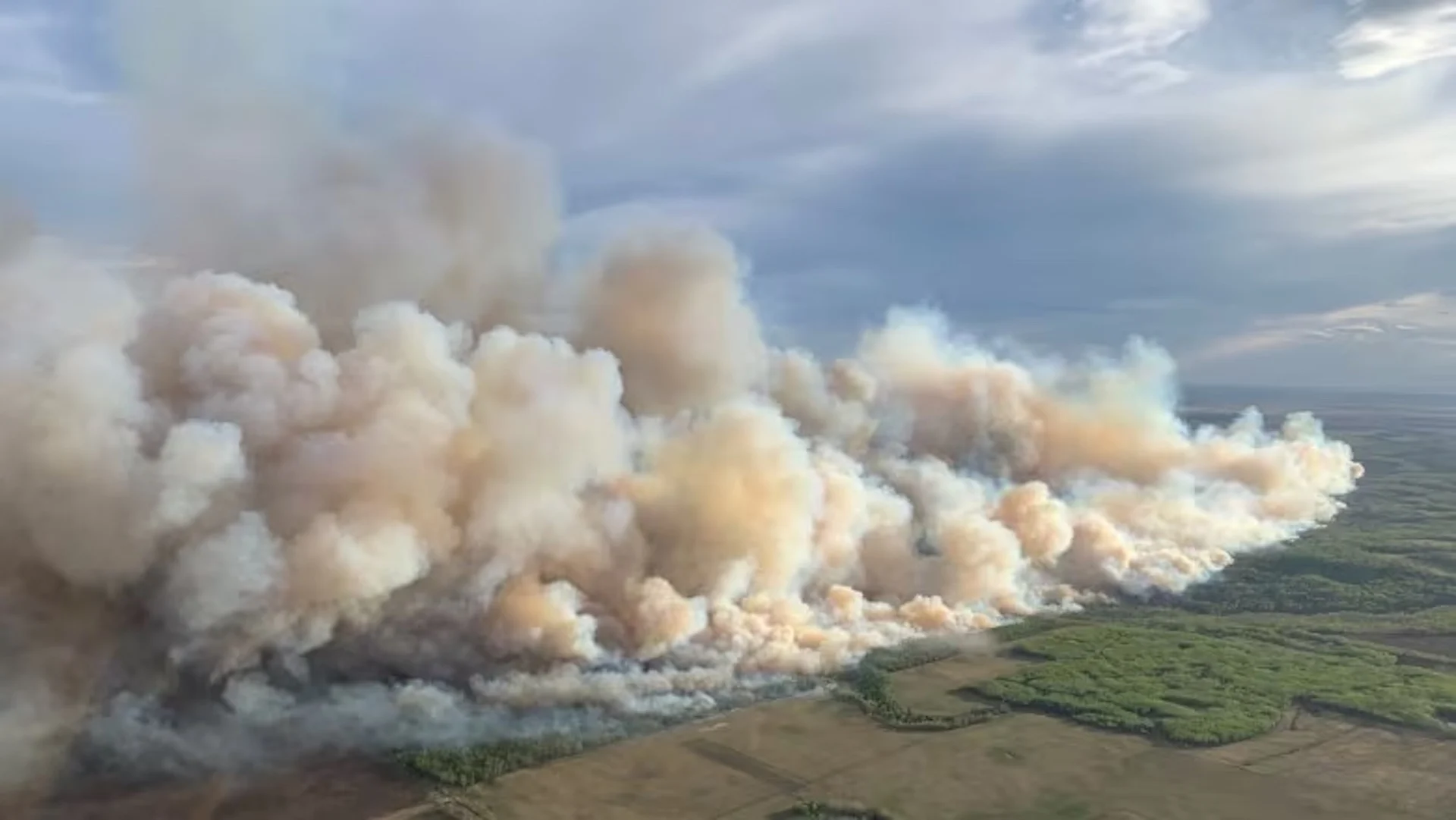A  nearby wildfire forces a partial evacuation order in the County of Grande Prairie in northern Alberta. Latest, here