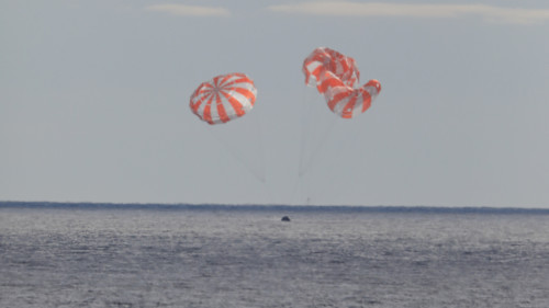 NASA Orion Splashes Down After Amazing Trip To The Moon And Back - The ...