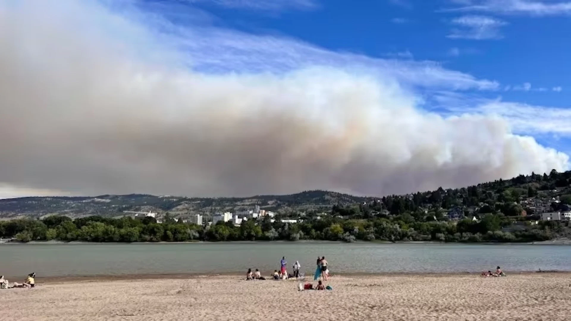 Wind, hot, dry weather fans flames of wildfires in B.C.'s Interior and north