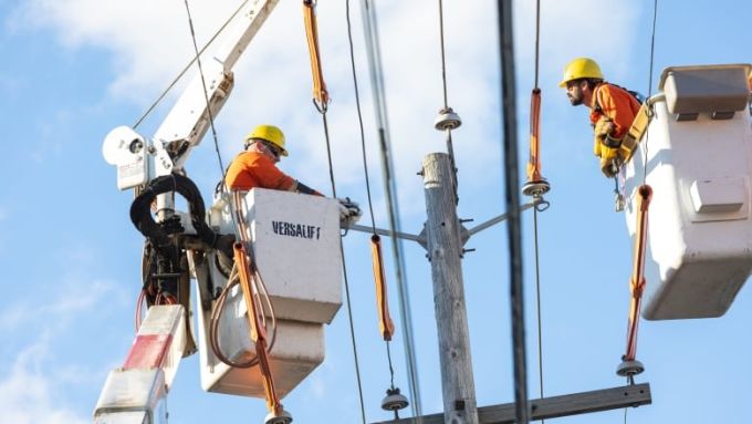 nova-scotia-power-crews-making-repairs/Nova Scotia Power/Twitter via CBC