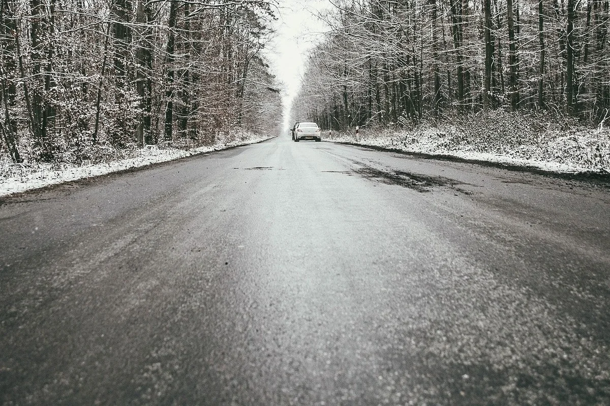 Neige et pluie verglaçante : un jeudi compliqué sur les routes