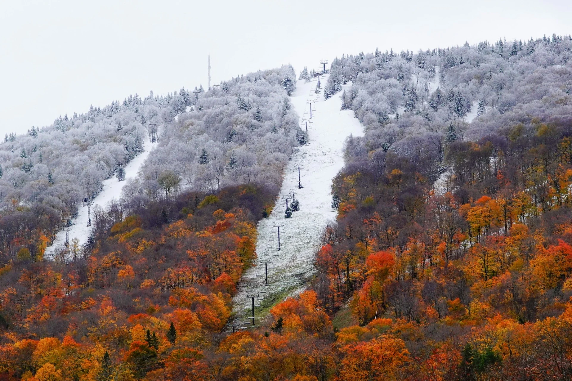 Stations de ski en quête d'hivers neigeux