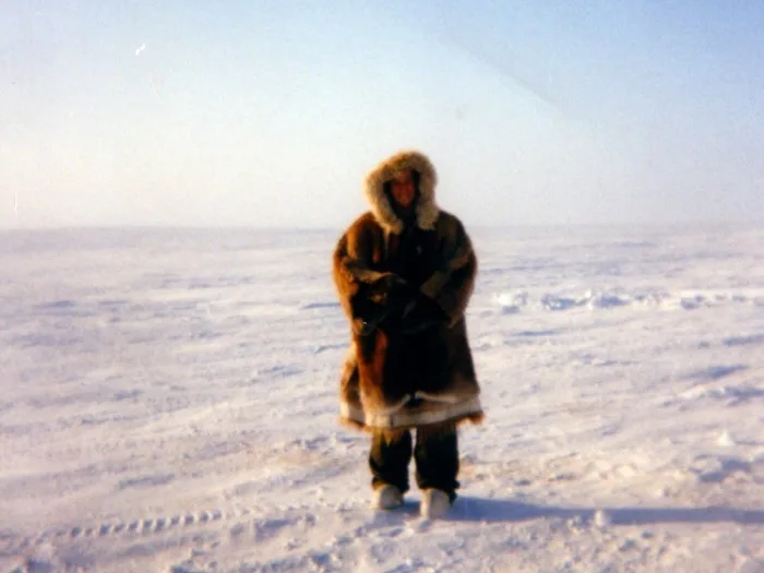 Habillée comme une Inuit