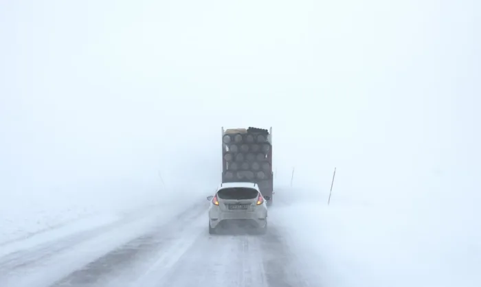 EN IMAGES : La neige fait une entrée fracassante