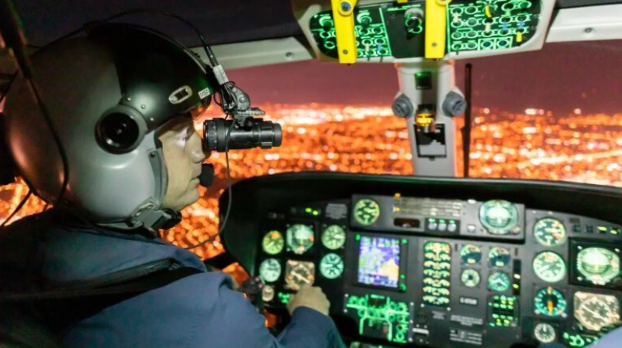 Alberta Wildfire adds nighttime helicopter to wildfire fighting arsenal