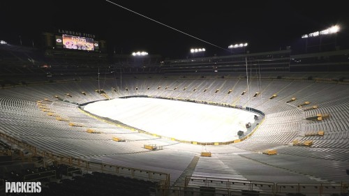 San Francisco 49ers Stun Green Bay Packers at Frigid, Snowy Lambeau Field