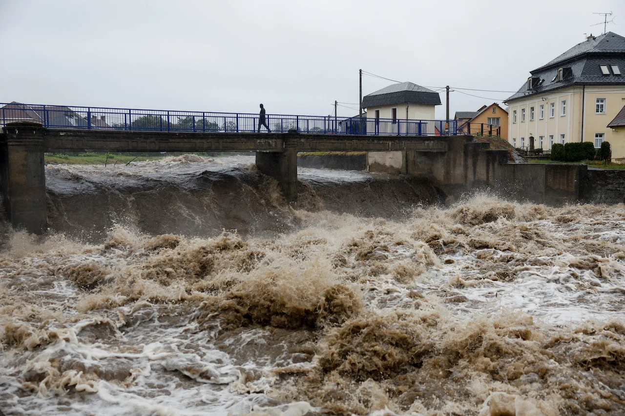 ROMANIA FLOODS/REUTERS/David W Cerny