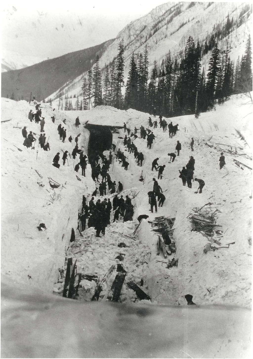 Rogers Pass avalanche disaster 5 March 1910