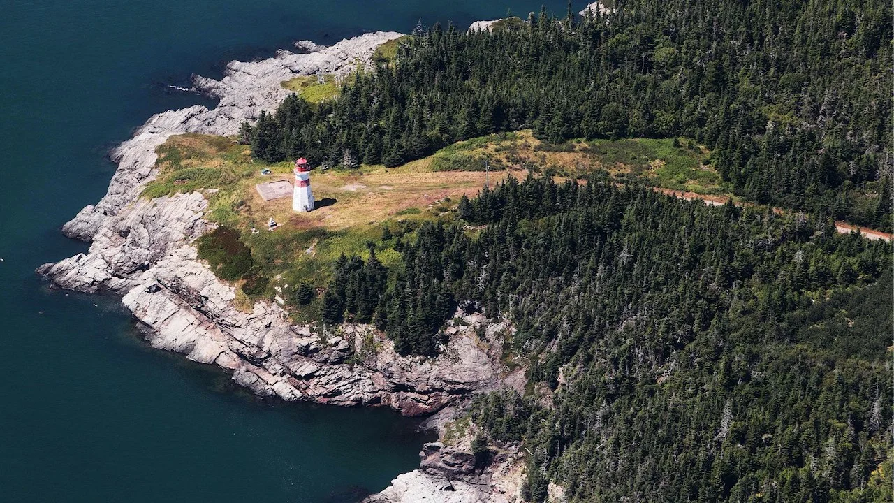 Musquash Head Lighthouse, New Brunswick. Photo by Mike Dembeck (NCC)