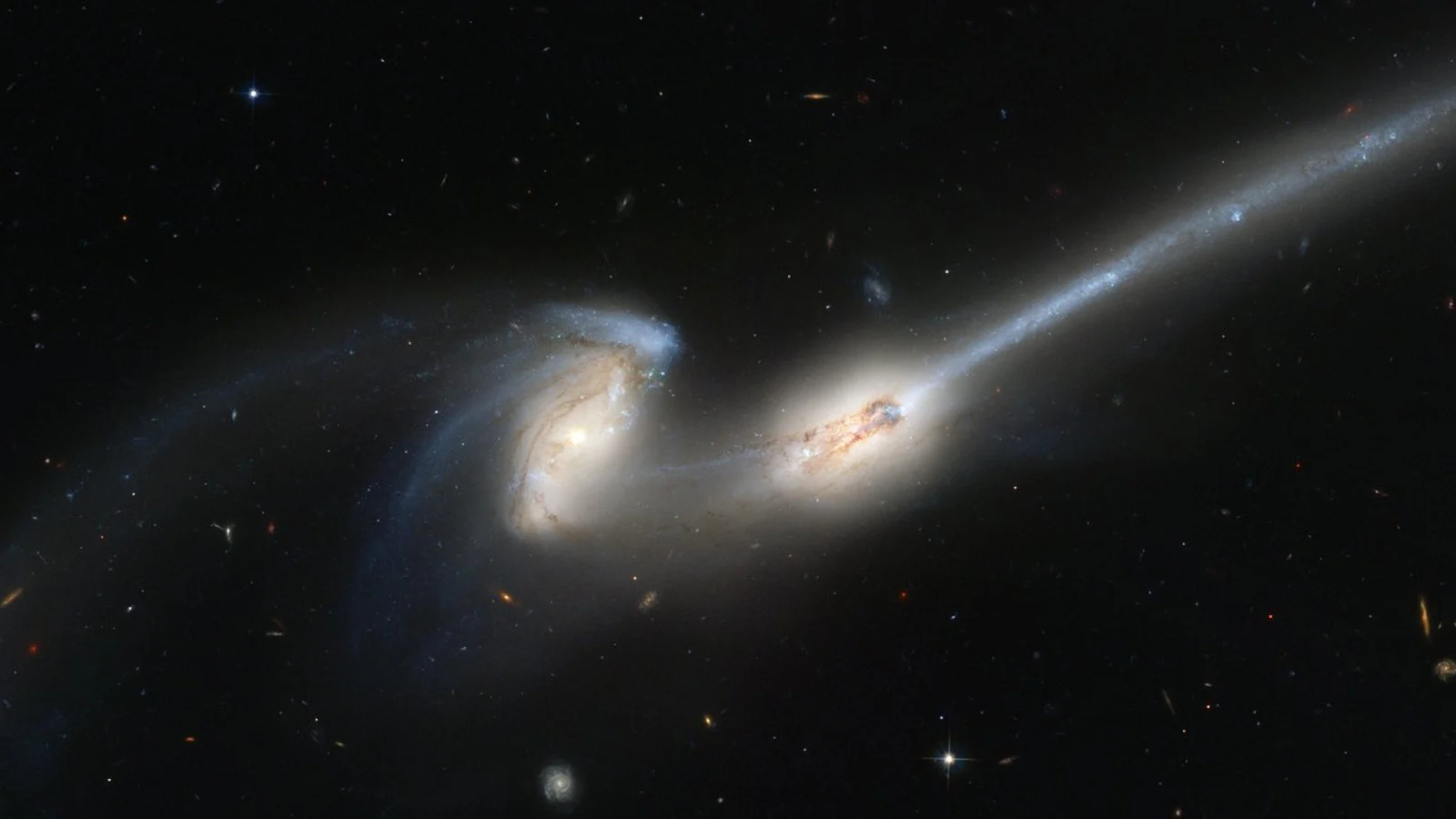 The Mice - NGC 4676 - heic0206b