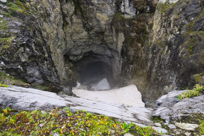 Massive, ancient cave in Canada went undetected for hundreds of years