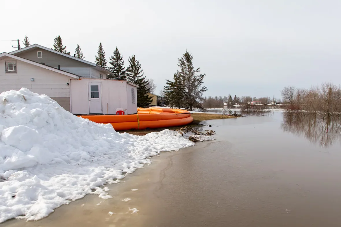Manitoba flooding/Peguis First Nation/Facebook via CBC