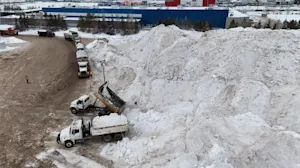 Edmonton residents who ignore seasonal parking ban can expect fines but won't be towed, city says