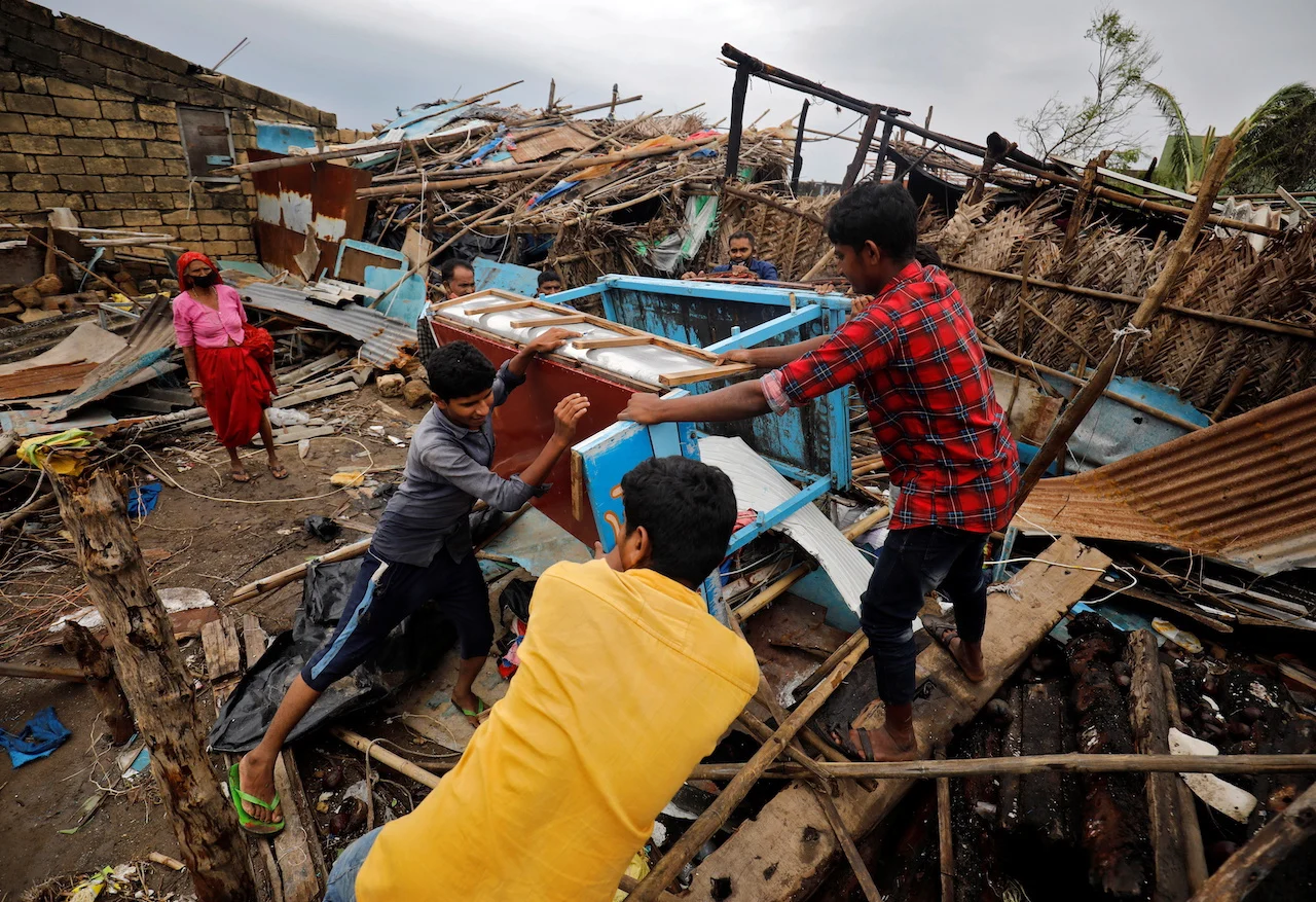 Scores missing at sea as cyclone pummels Indian coast, killing at least 29