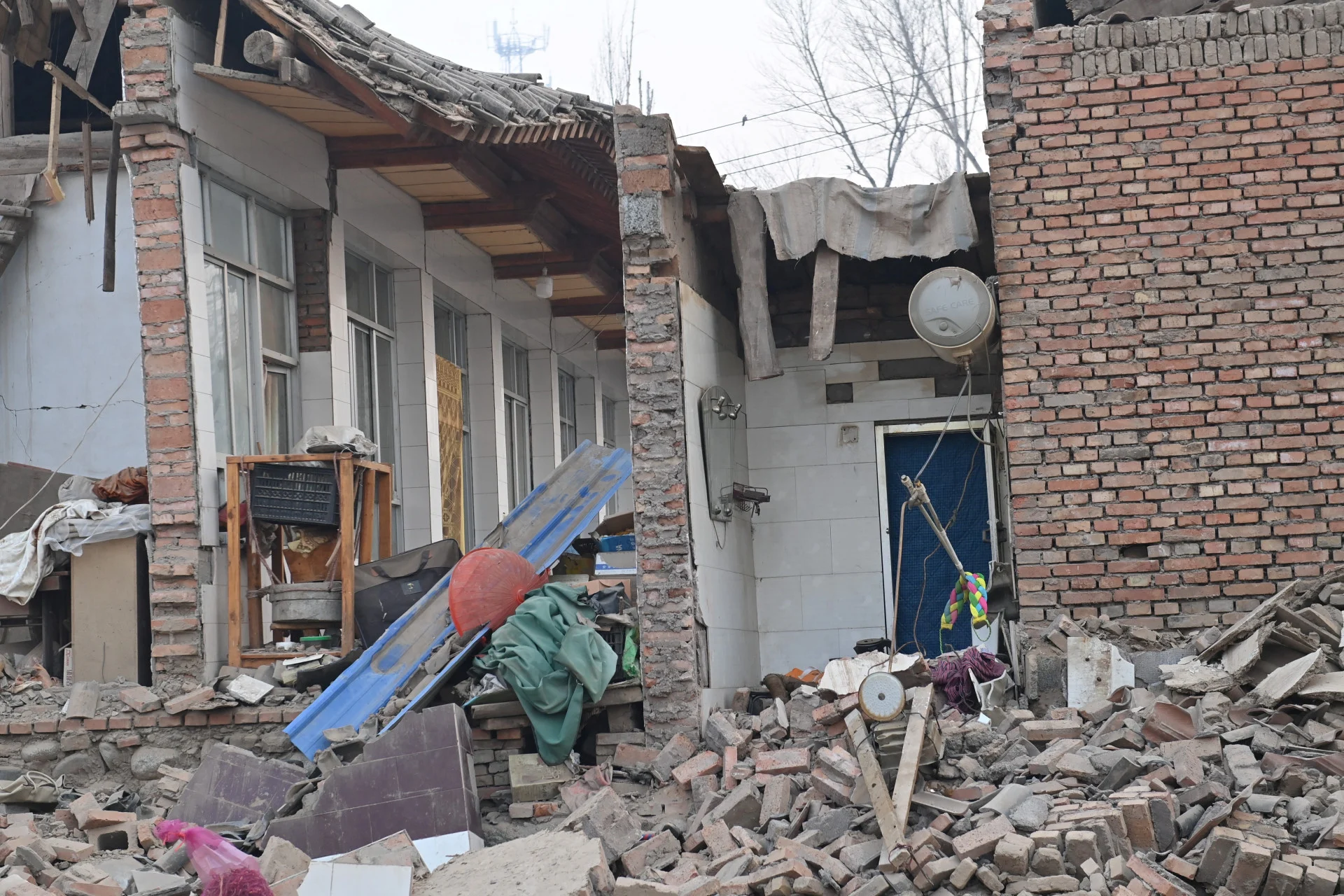 Reuters: A view of rubble and damaged buildings at Dahejia town following the earthquake in Jishishan county, Gansu province, China December 19, 2023. cnsphoto via REUTERS