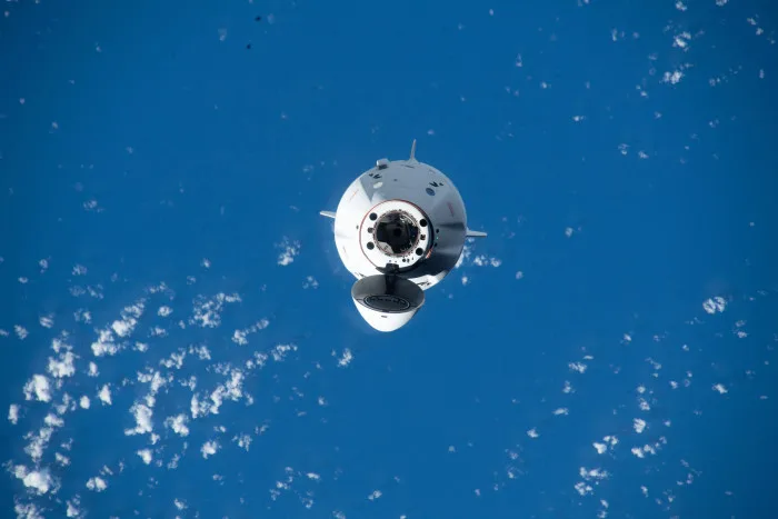 spacex-dragon-endurance-above-the-pacific-ocean-52425662083-o-1