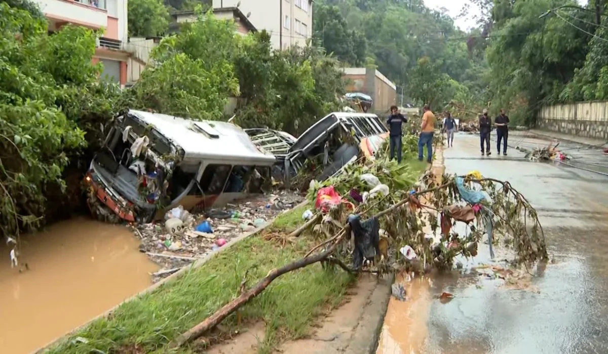 Glissement de terrain : au moins 34 personnes décédées