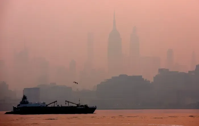 2023-06-08T134855Z 3 LYNXMPEJ570H2 RTROPTP 4 CANADA-WILDFIRES-NEW-YORK