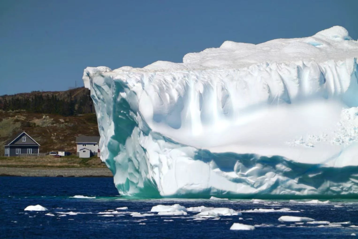 Twillingate Newfoundland iceberg - Ray Mackay photography