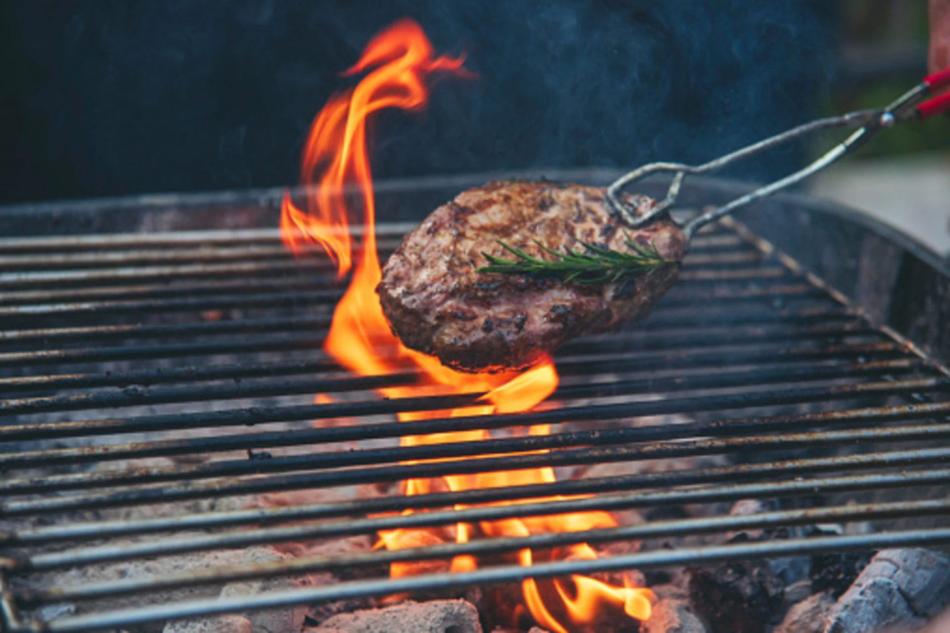 Summertime barbecues are favourites for many Canadians. Master the grill with these expert barbecue tips!
