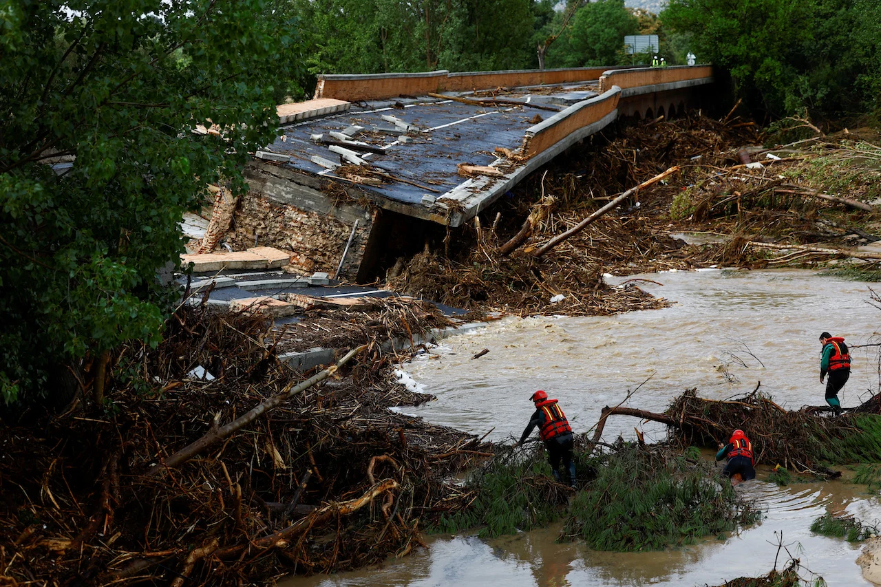 SPAIN flooding//REUTERS/Susana Vera