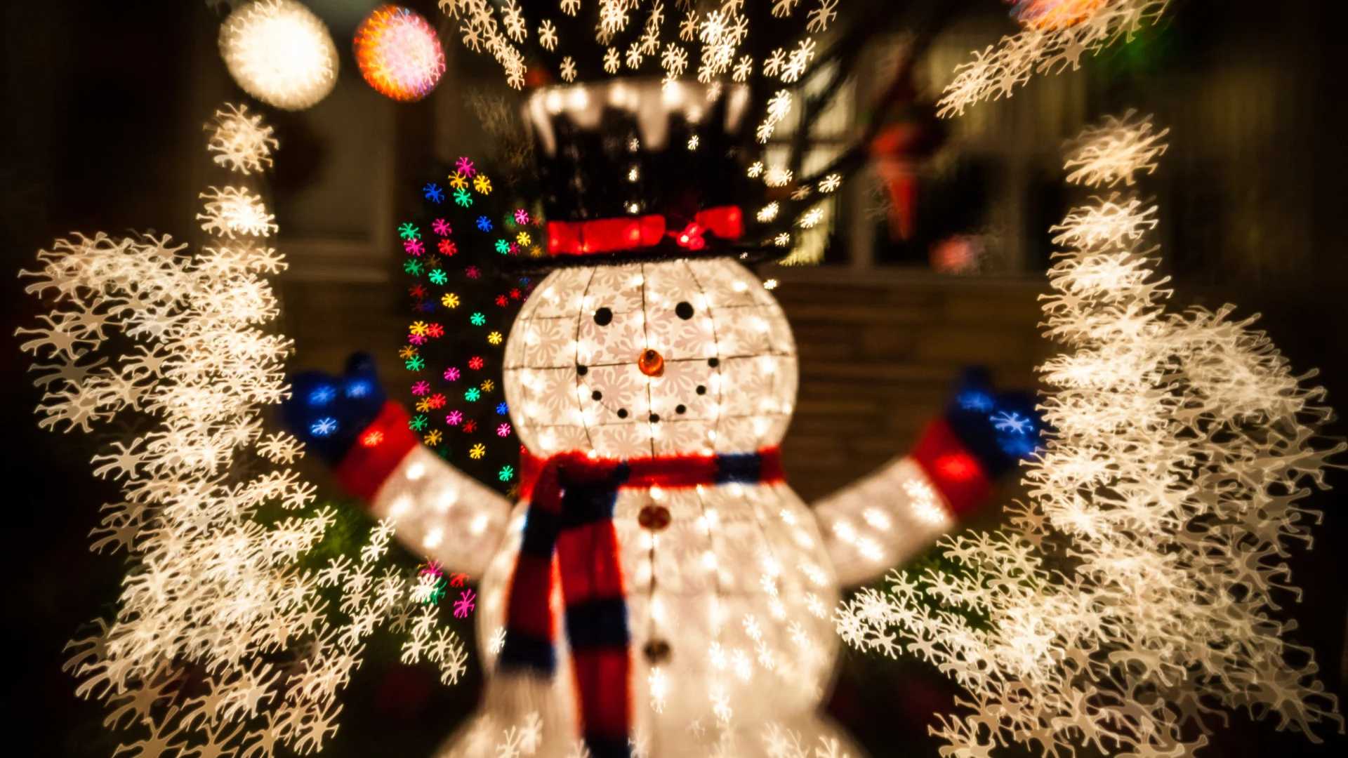 Plugging in your holiday lights? We've got expert safety tips