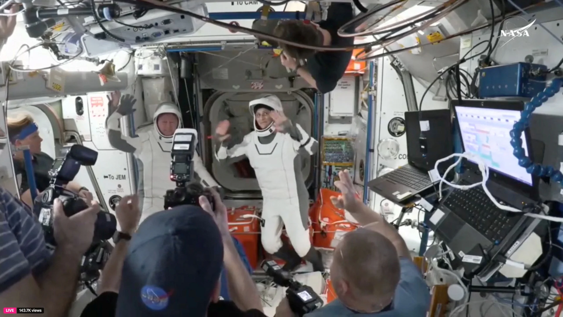 Butch-and-Suni-wave-goodbye-to-ISS-crew-2025-03-18-NASA-Reuters