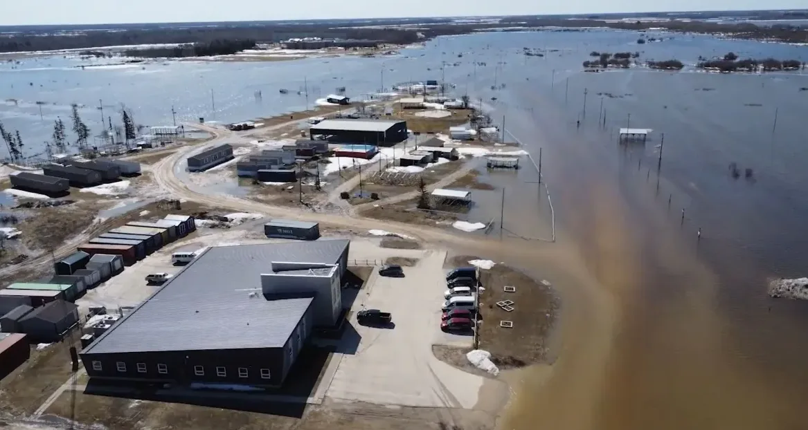 Footage from an aerial drone shows the extent of flooding around Peguis First Nation Tuesday. (Doug Thomas/Peguis First Nation)
