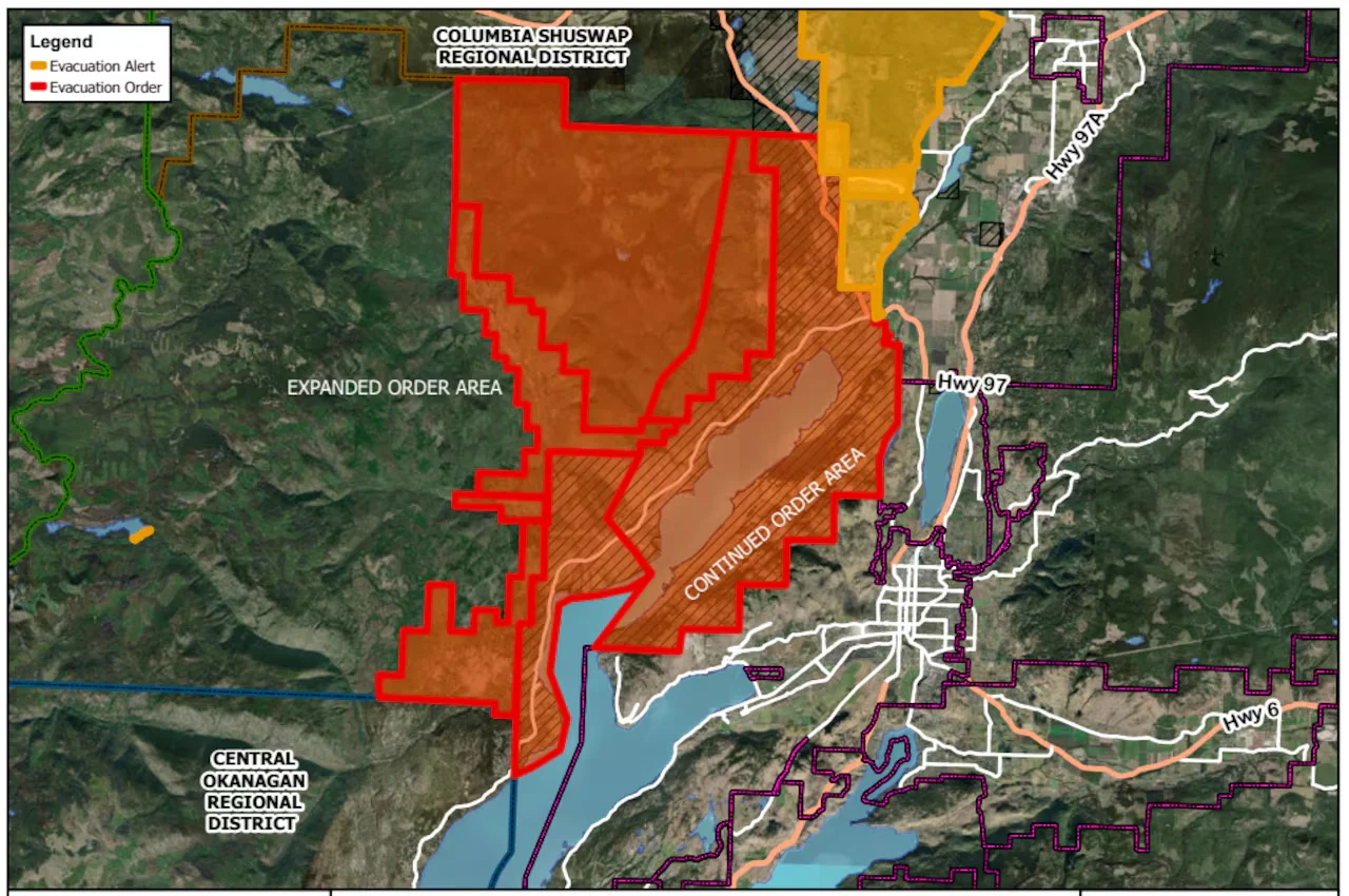 A map showing the expanded evacuation order for the Bradley Creek and Quilpituk Creek wildfires as of Aug. 4. Regional District of North Okanagan via CBC
