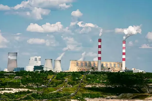 Bełchatów Power Station, Europe’s largest fossil fuel burning power plant. (Shutterstock)