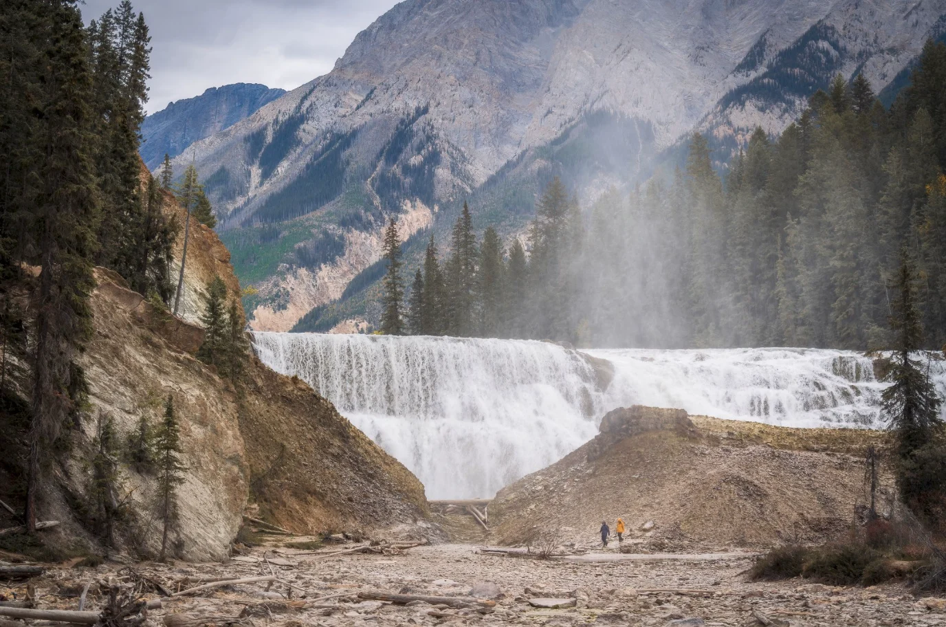 No re-use: Wapta Falls. Photo by: Vincent Schnabl