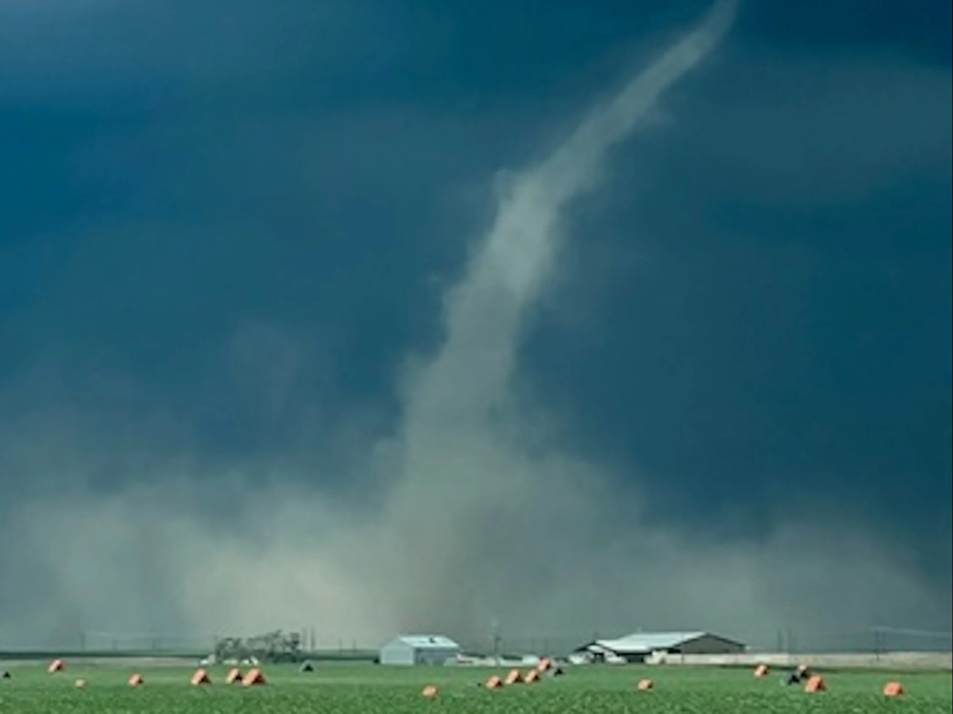 PHOTOS: Ten tornadoes confirmed in Alberta outbreak on Wednesday