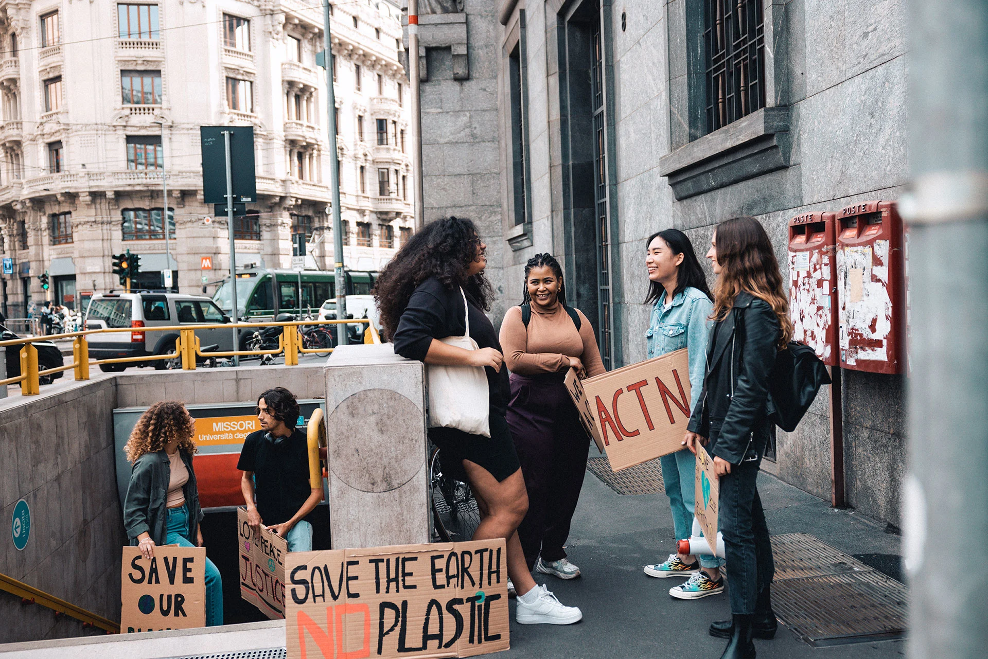 Enthusiastic young people striking on the street. (LeoPatrizi/ E+/ Getty Images)