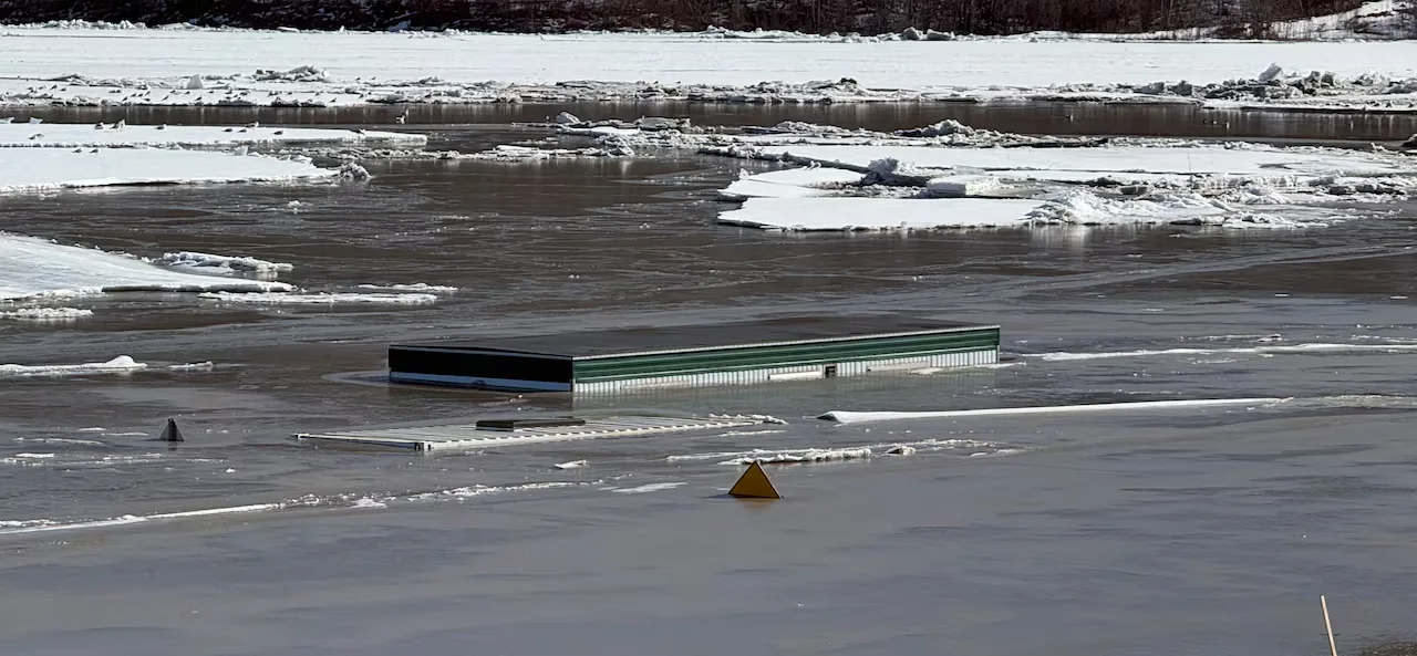 Ice jam in Alberta/Jamie Malbeuf/CBC