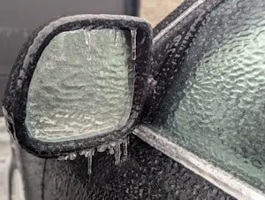 Outages and closures rack up as heavy ice and snow wallops Quebec