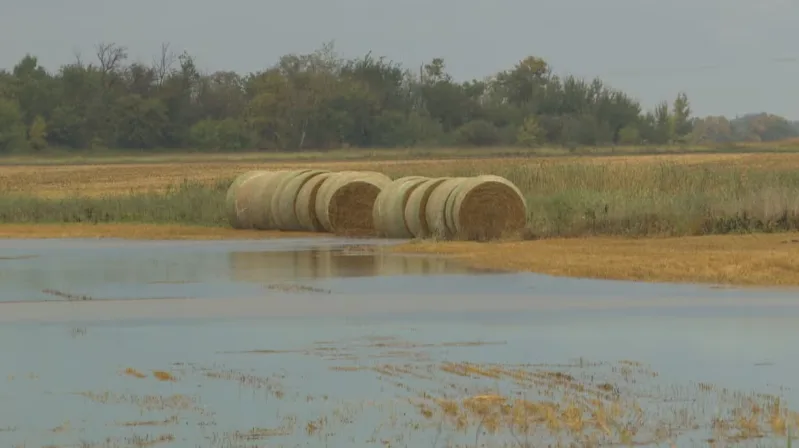 Manitoba flood3 - CBC - Gary Solilak - Sept19