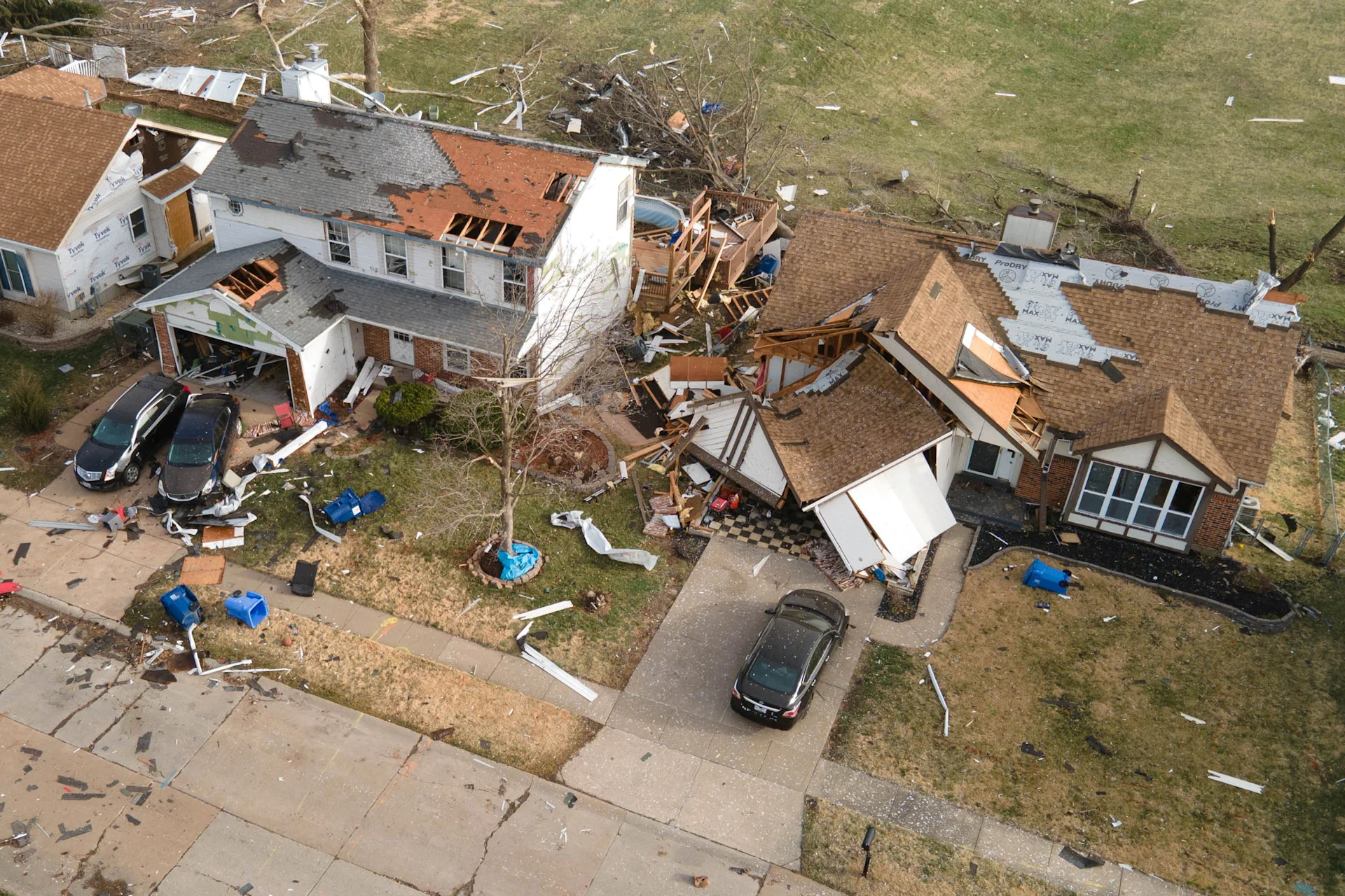 (REUTERS) Tornado damage Missouri March 15 2025