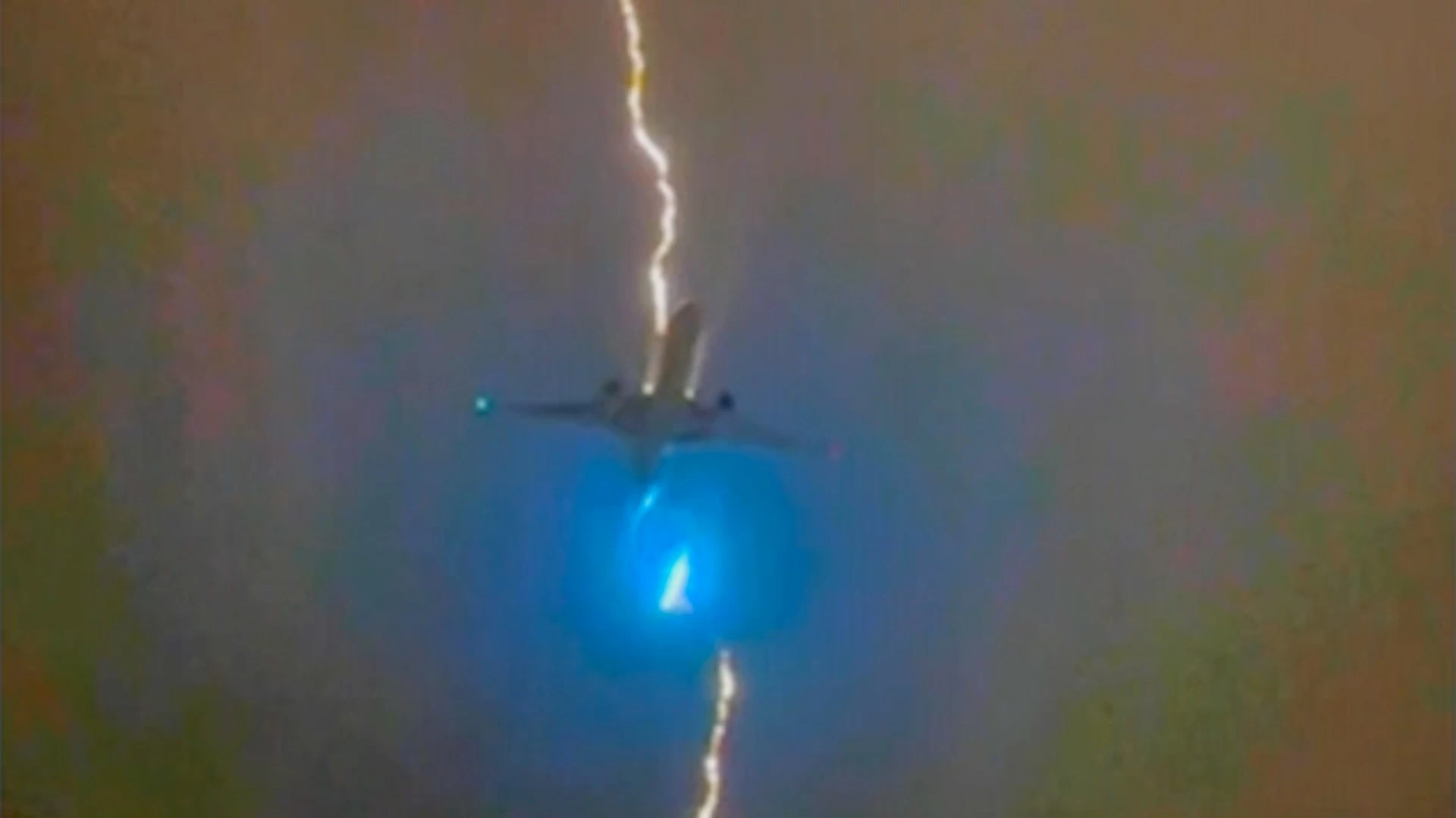 Lightning strikes plane after takeoff from Vancouver airport The