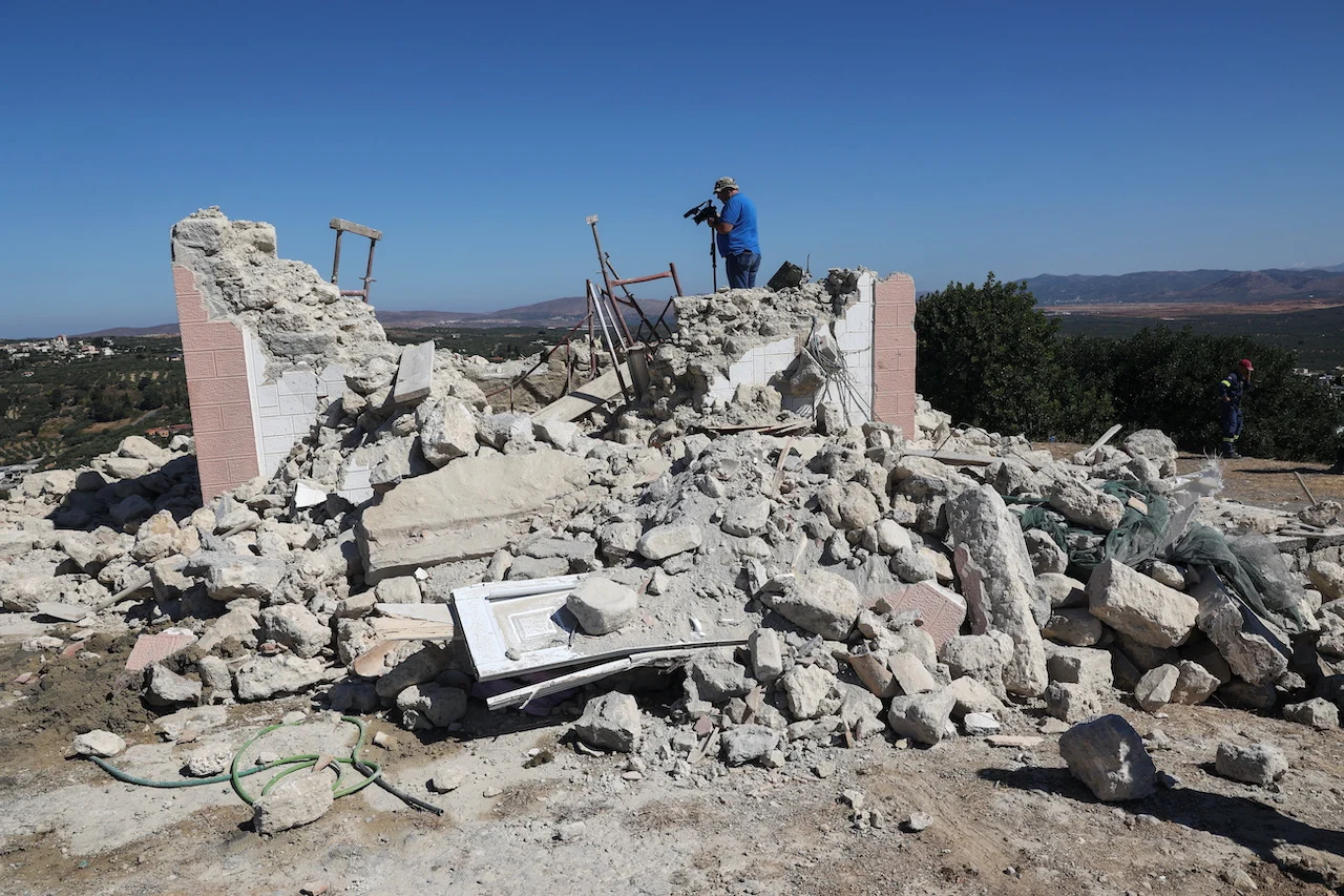 Greece quake/REUTERS