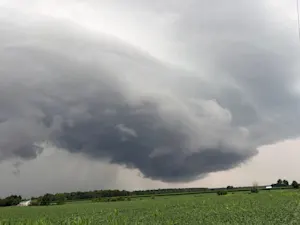 Strong storms sweep Ontario Tuesday, risk for flooding rain and damaging winds