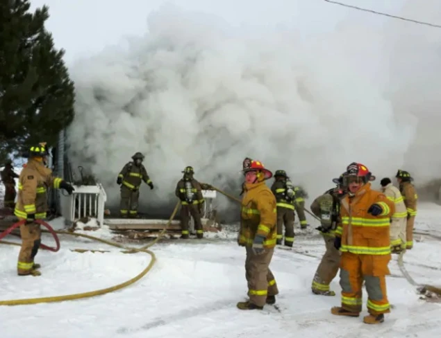 Man uses blow torch to thaw frozen pipes, sets home on fire