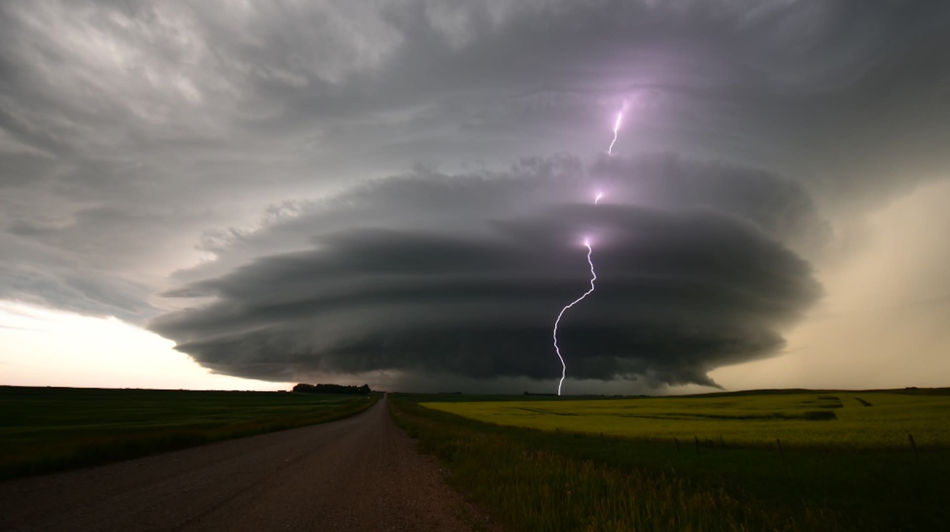 Severe storm risk persists on the Prairies, with large hail possible ...