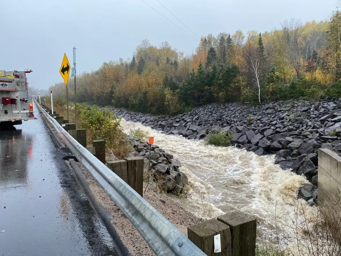 route-170-closed-flooding/Alexandra Duchaine/Radio-Canada