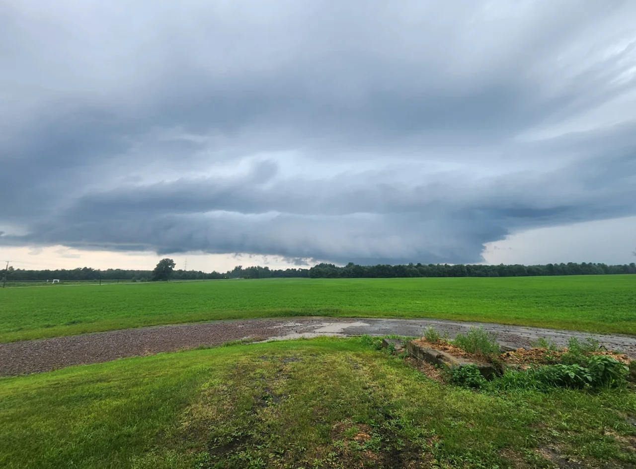 UGC/Anne Séguin: Brownsburg-Chatham, Quebec. July 24, 2024. Thunderstorm, severe storm, cloud, clouds, summer, rain
