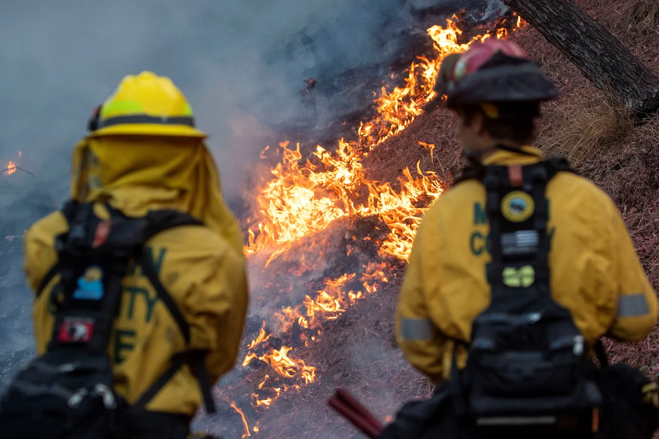 San Fernando Valley under threat as Los Angeles fire rages on